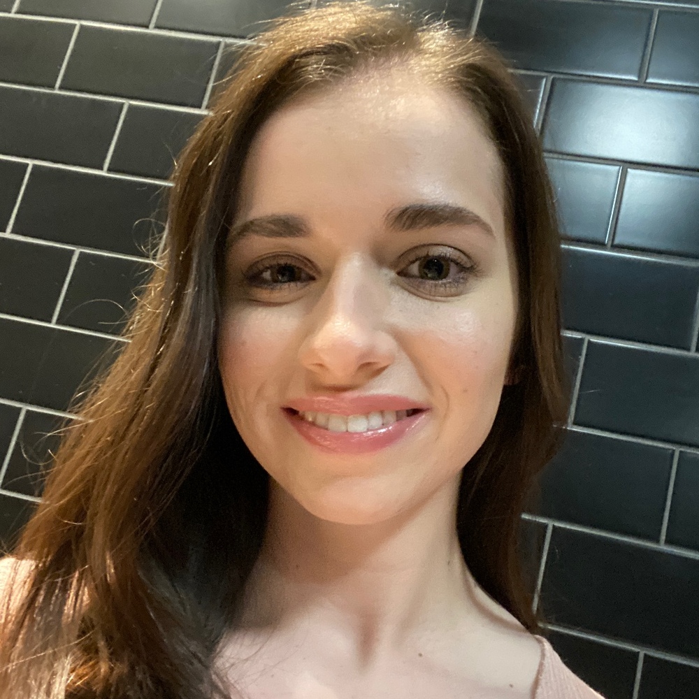 Meet your Posher, Adriana